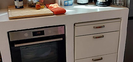 Backofen und Stauraum